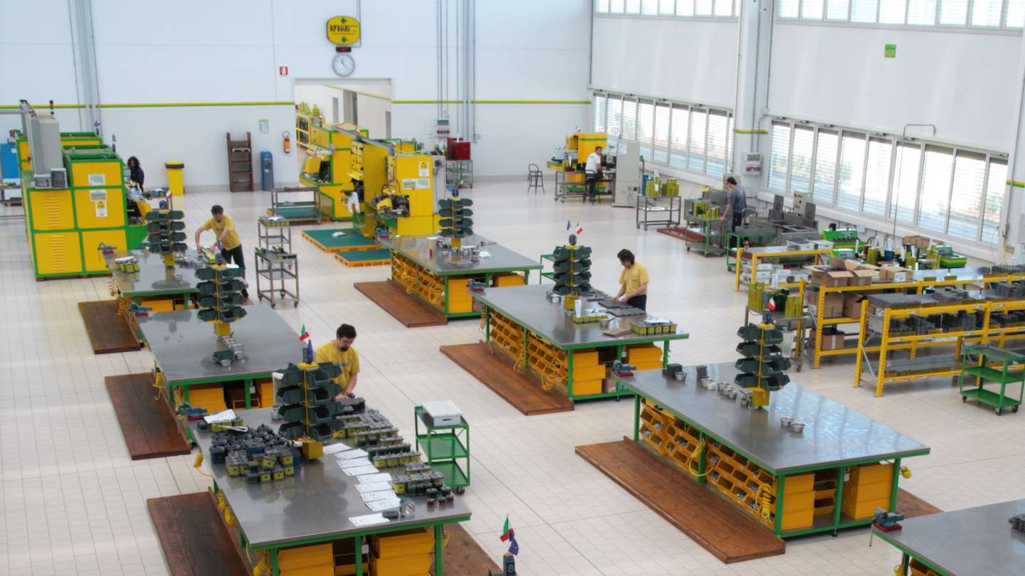 The factory hall of Vivoil Hydraulics